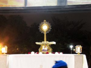 L’IMPORTANCE DE L’ADORATION DANS LA VIE DU CHRETIEN D’AUJOURD’HUI