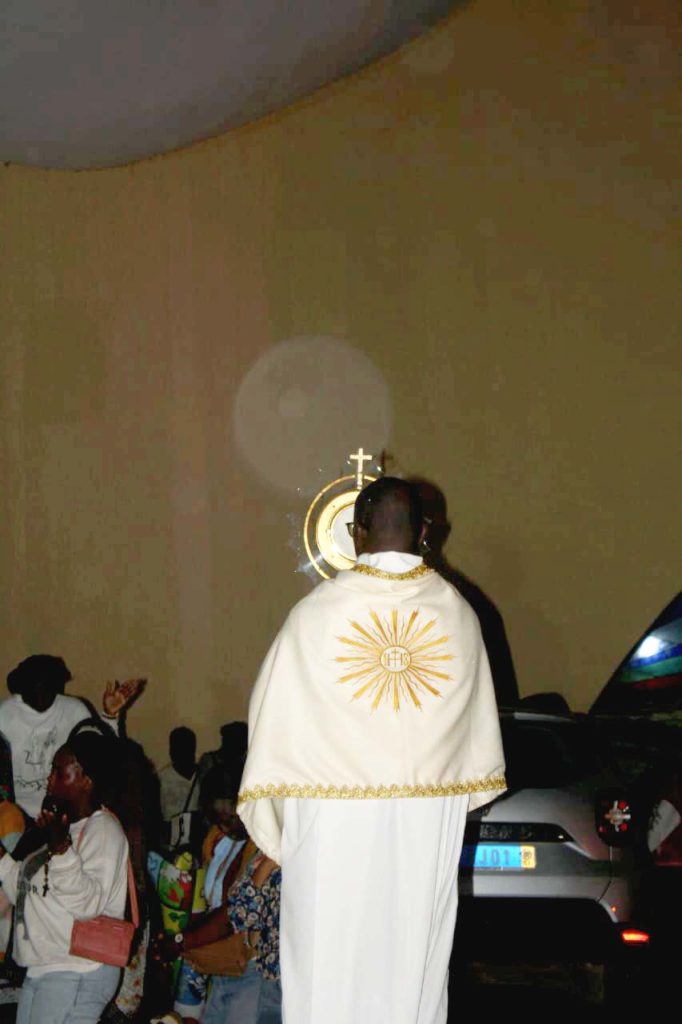 Nuit d'Adoration Eucharistique (12)