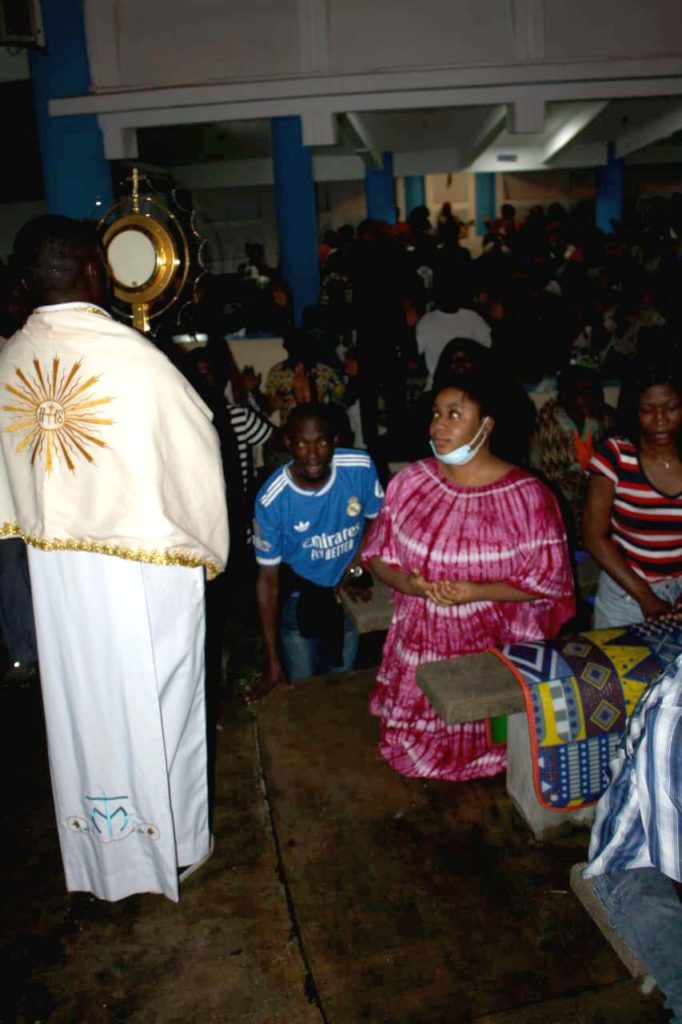 Nuit d'Adoration Eucharistique (14)