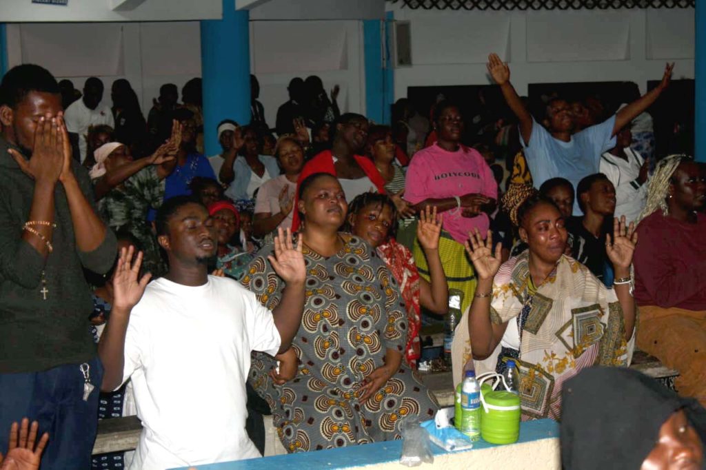 Nuit d'Adoration Eucharistique (15)