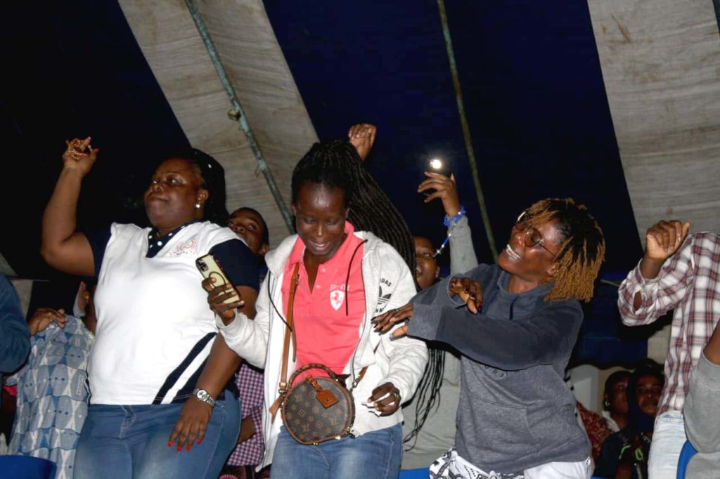 Nuit d'Adoration Eucharistique (20)