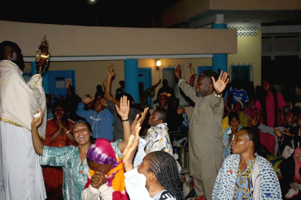 Nuit d'Adoration Eucharistique (23)