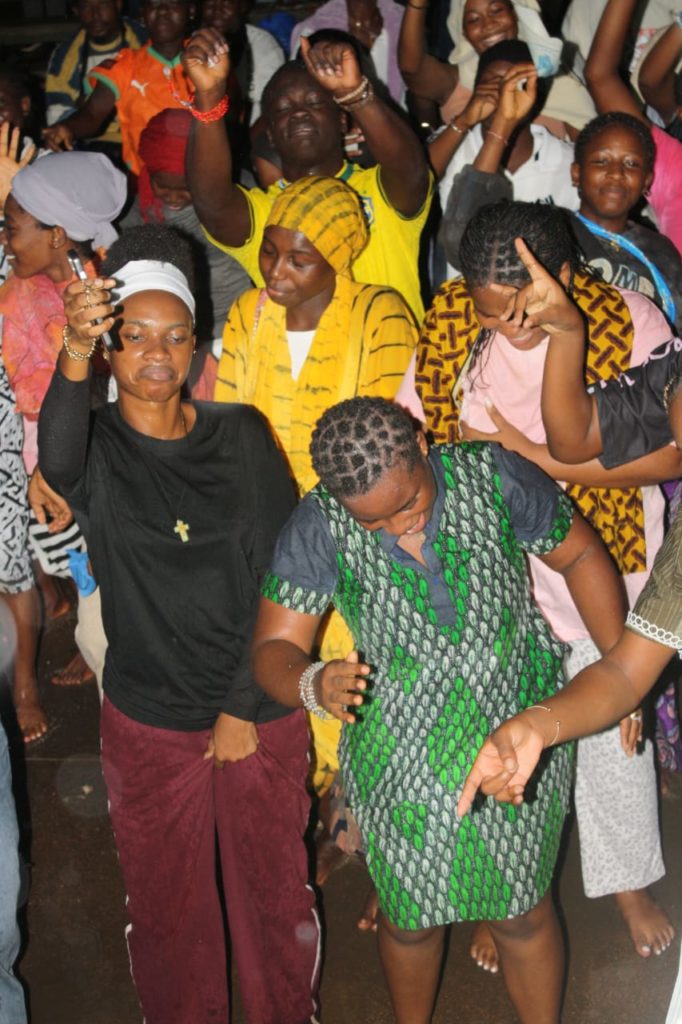 Nuit d'Adoration Eucharistique (26)